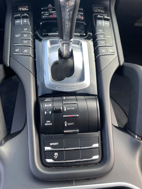 2014 Porsche 958 Cayenne Diesel - Image 16 of 22