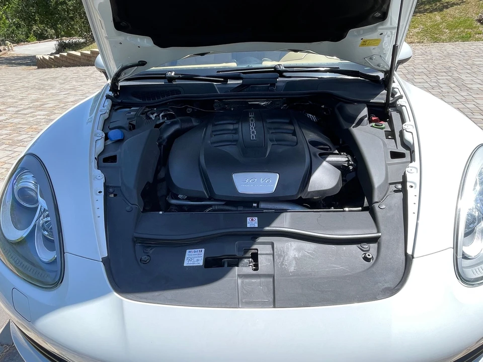 2014 Porsche 958 Cayenne Diesel - Image 14 of 17