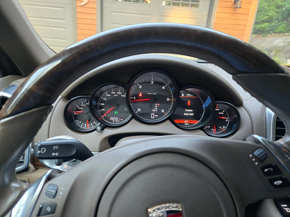 2014 Porsche 958 Cayenne Diesel - Image 2 of 9