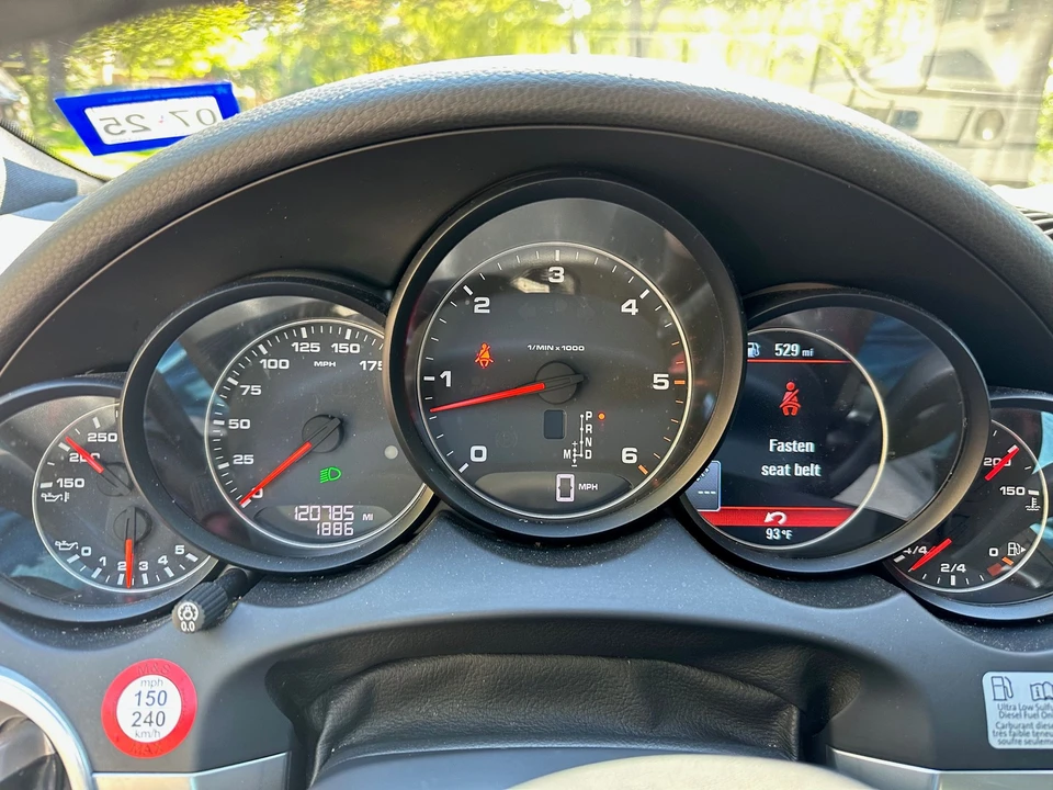 2014 Porsche 958 Cayenne Diesel - Image 2 of 13
