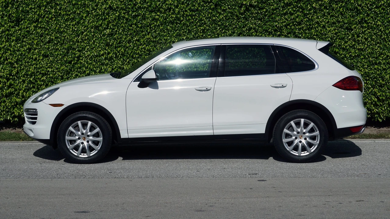2014 Porsche 958 Cayenne Diesel - Image 2 of 31