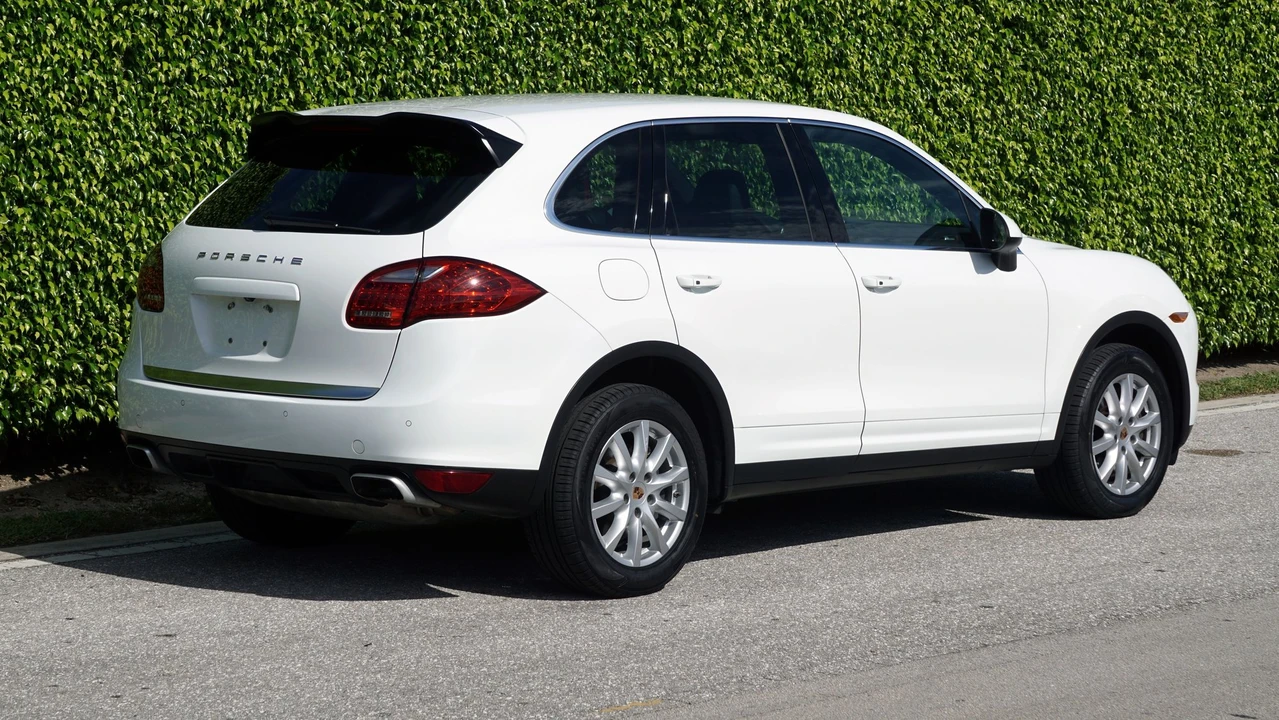 2014 Porsche 958 Cayenne Diesel - Image 11 of 31