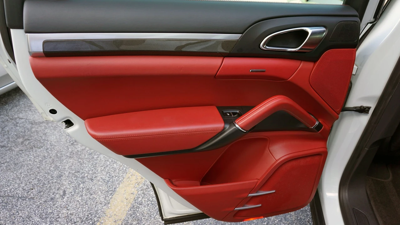 2014 Porsche 958 Cayenne Diesel - Image 16 of 31