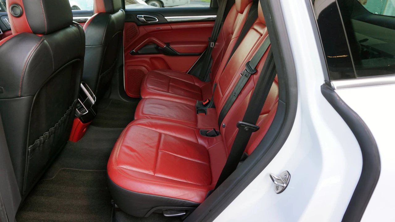 2014 Porsche 958 Cayenne Diesel - Image 17 of 31