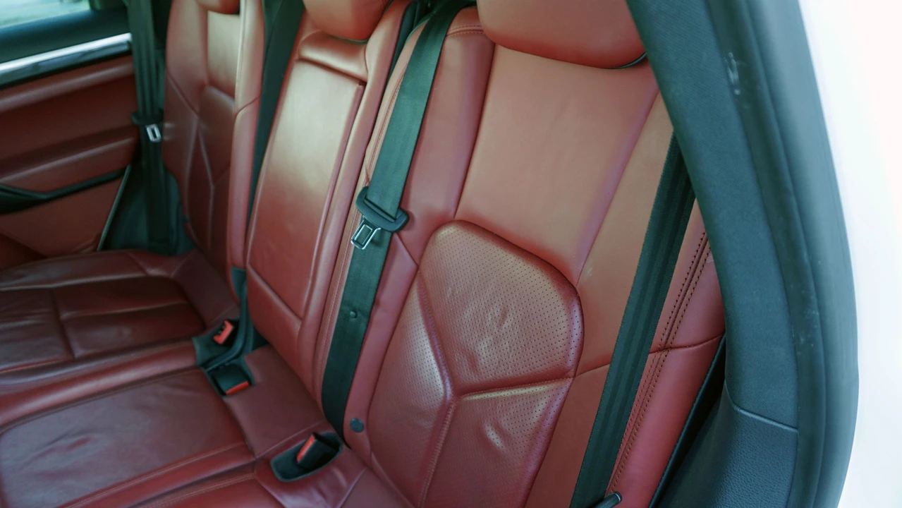 2014 Porsche 958 Cayenne Diesel - Image 19 of 31