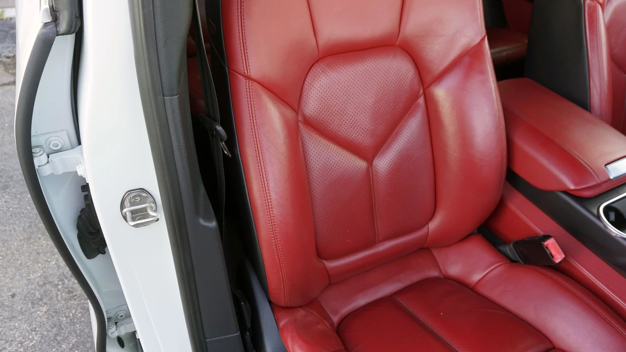 2014 Porsche 958 Cayenne Diesel - Image 25 of 31