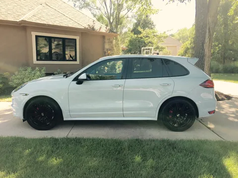 2014 Porsche Cayenne GTS