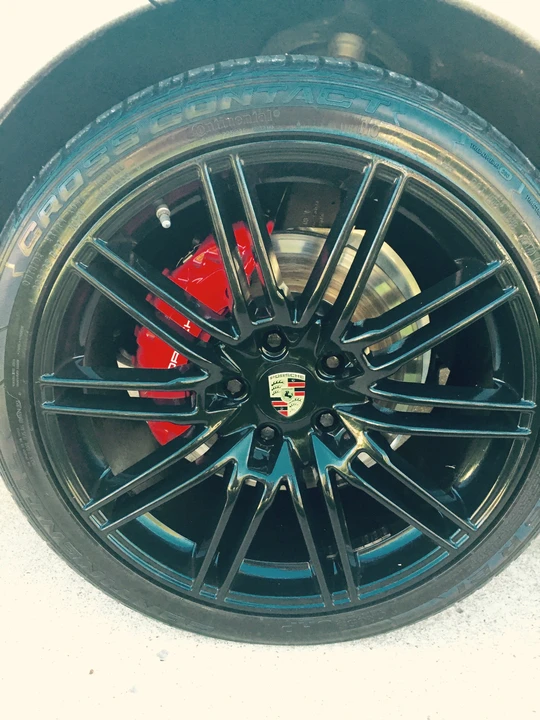 2014 Porsche 958 Cayenne GTS - Image 2 of 11