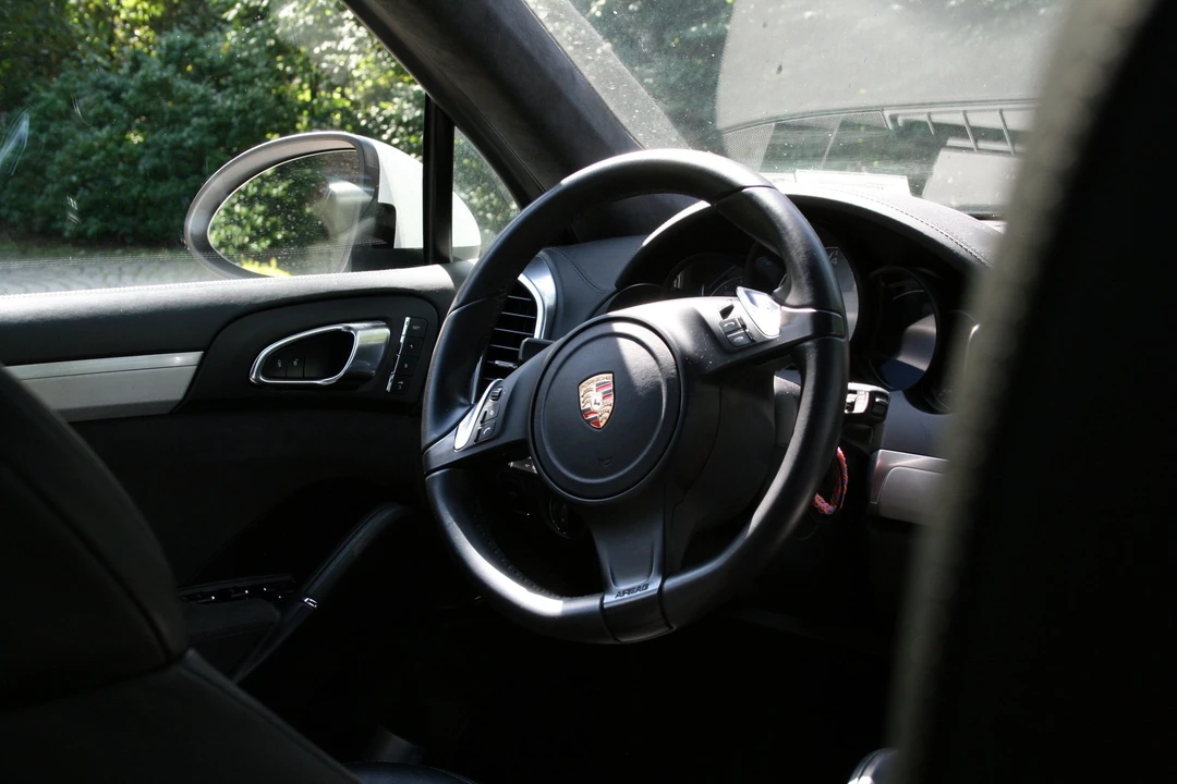 2014 Porsche 958 Cayenne GTS - Image 9 of 20