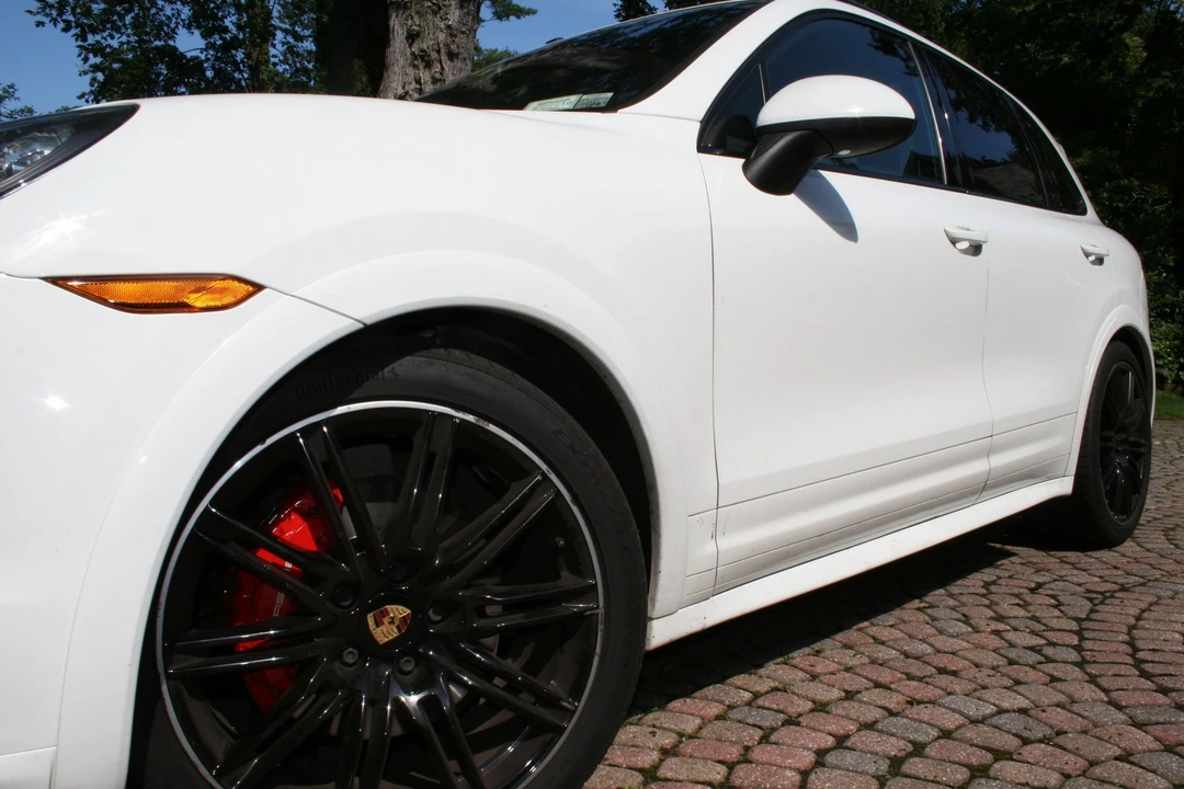 2014 Porsche 958 Cayenne GTS - Image 8 of 20