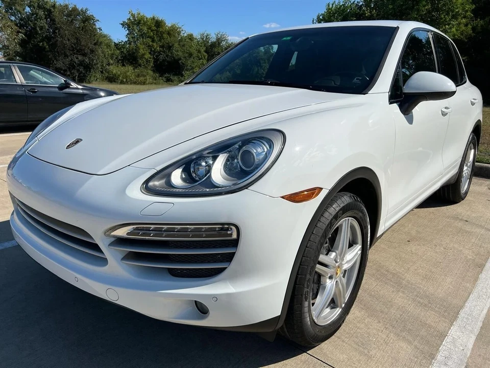 2014 Porsche 958 Cayenne - Image 2 of 21