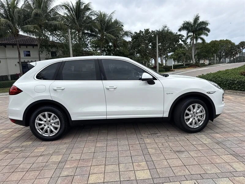 2014 Porsche 958 Cayenne S - Image 8 of 21