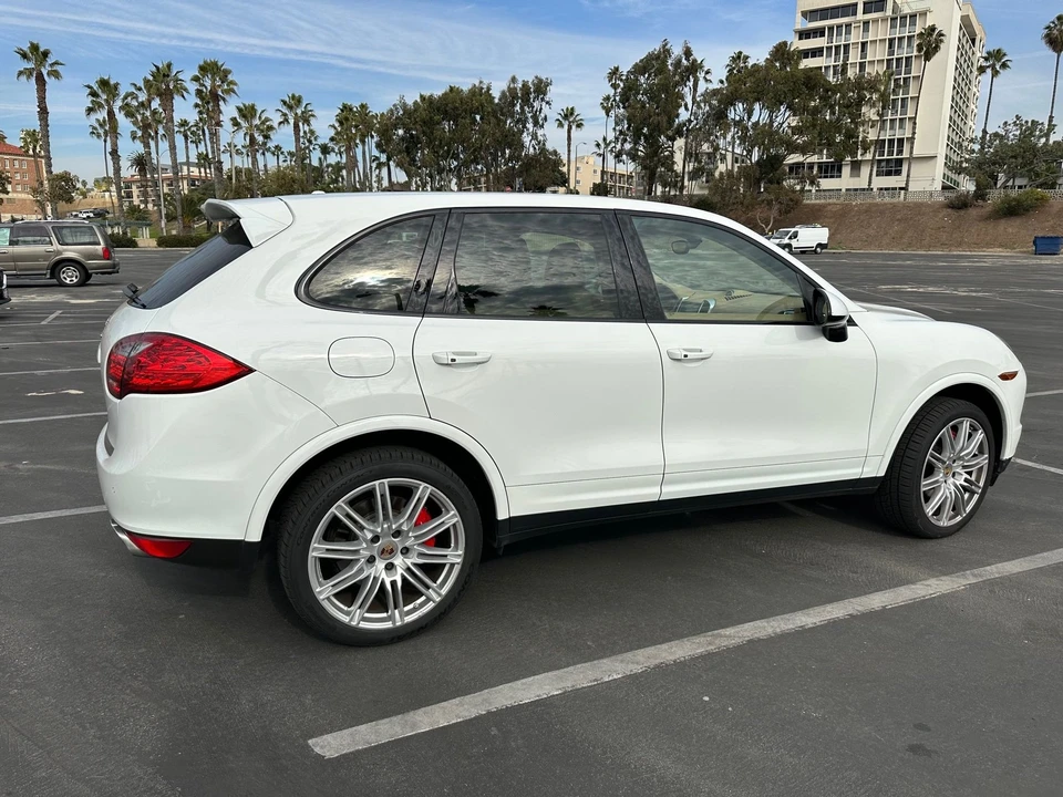 2014 Porsche 958 Cayenne Turbo S - Image 5 of 28