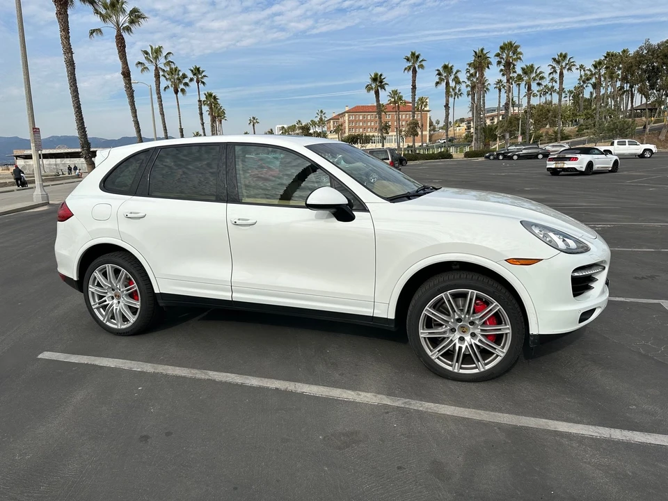 2014 Porsche 958 Cayenne Turbo S - Image 6 of 28