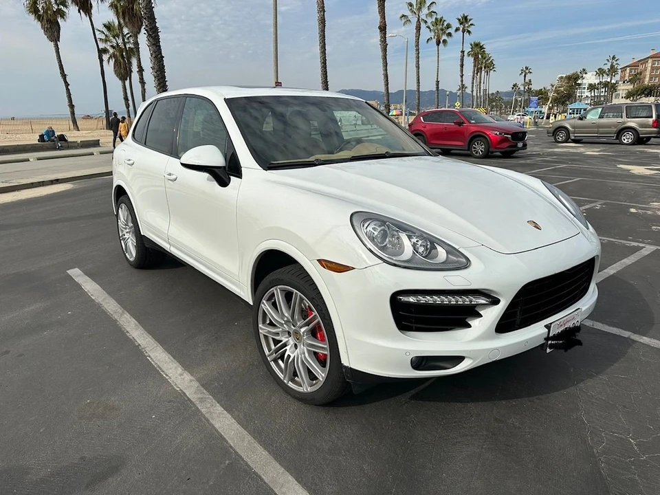 2014 Porsche 958 Cayenne Turbo S - Image 7 of 28