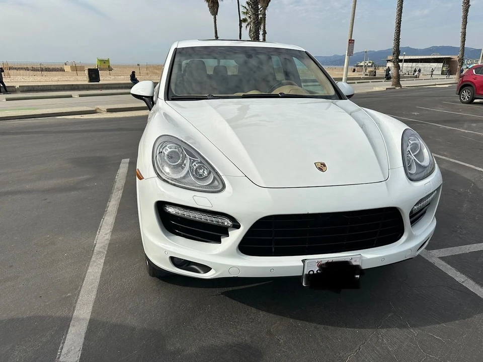 2014 Porsche 958 Cayenne Turbo S - Image 9 of 28