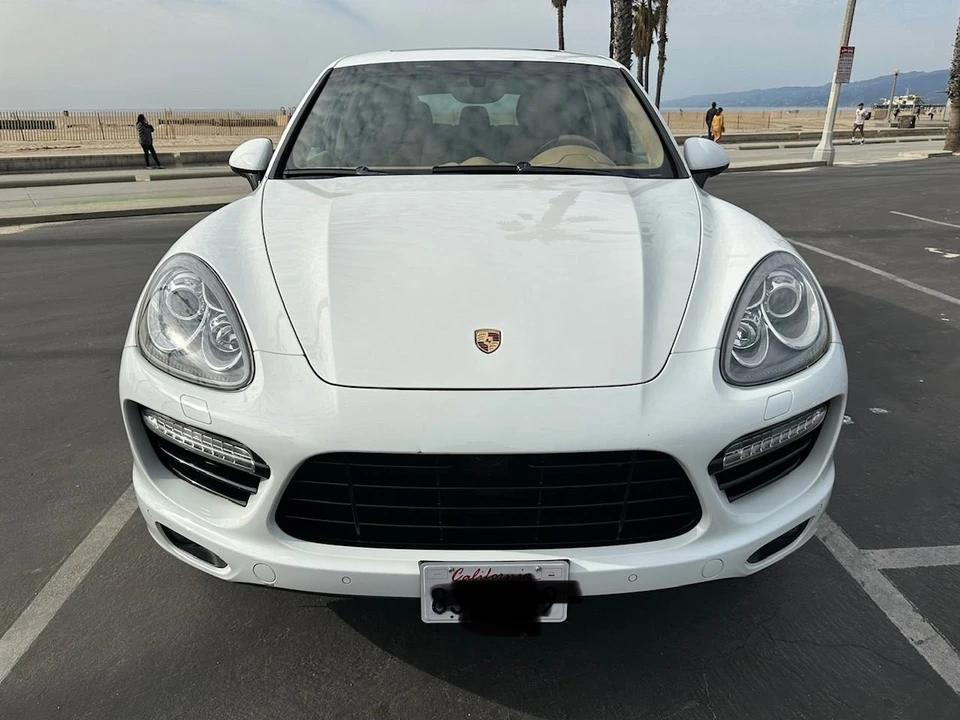 2014 Porsche 958 Cayenne Turbo S - Image 10 of 28