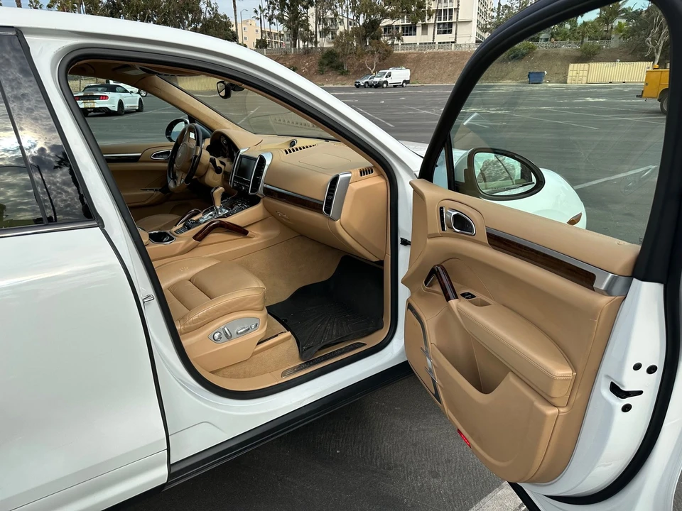 2014 Porsche 958 Cayenne Turbo S - Image 11 of 28