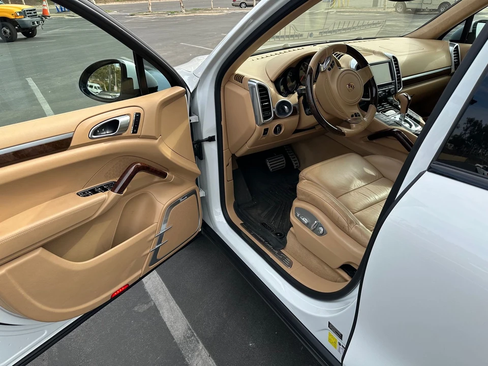2014 Porsche 958 Cayenne Turbo S - Image 20 of 28