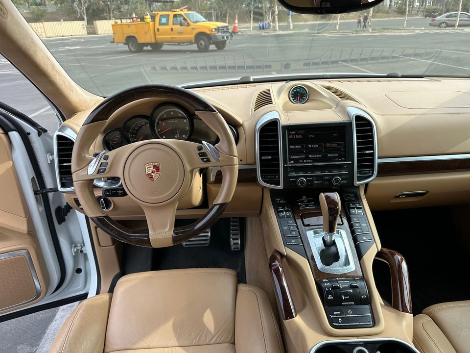 2014 Porsche 958 Cayenne Turbo S - Image 24 of 28