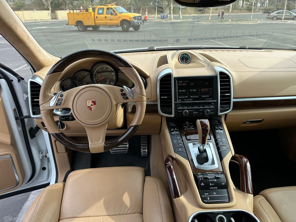2014 Porsche 958 Cayenne Turbo S - Image 25 of 28