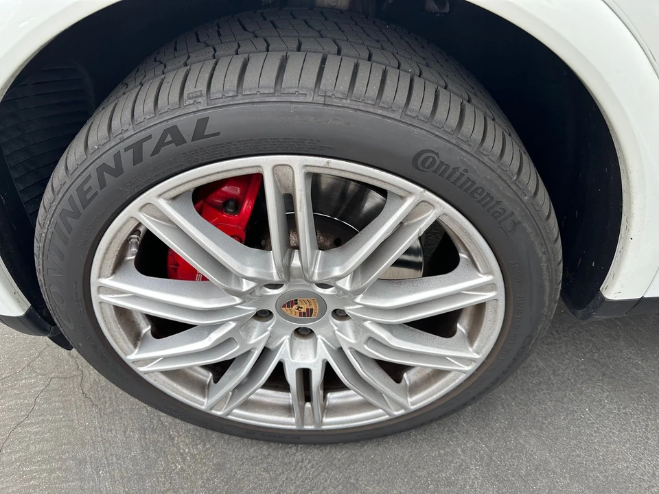 2014 Porsche 958 Cayenne Turbo S - Image 26 of 28