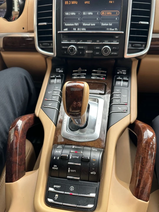 2014 Porsche 958 Cayenne Turbo S - Image 27 of 28