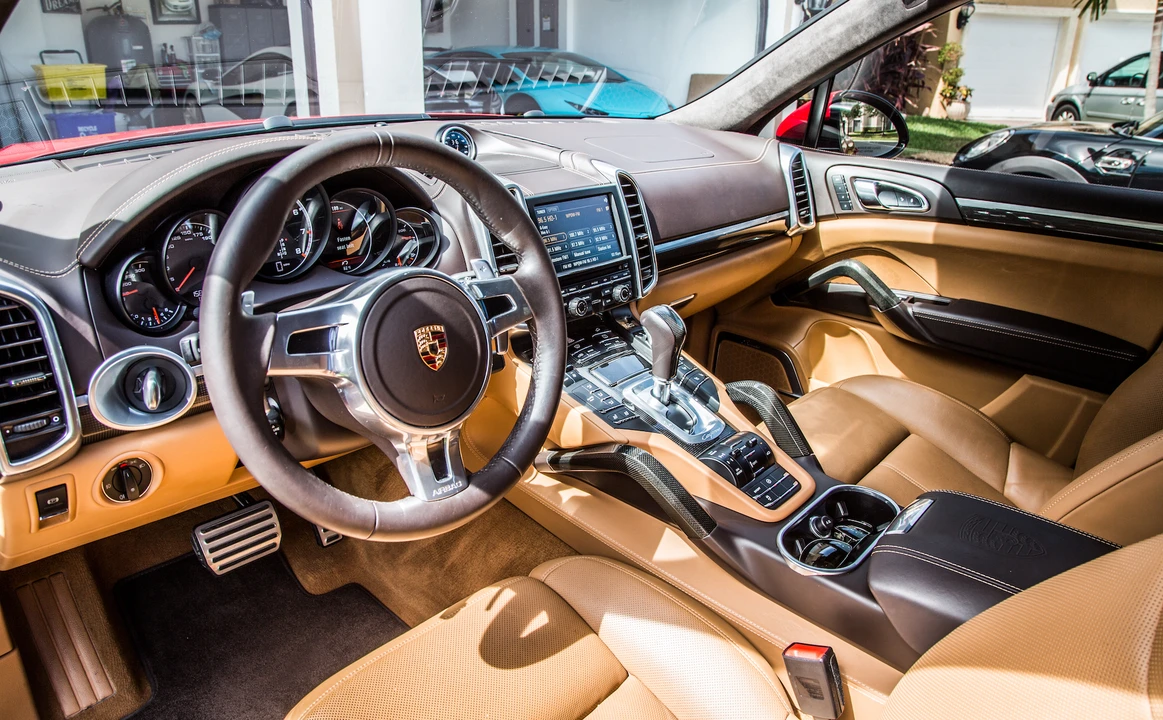 2014 Porsche 958 Cayenne Turbo - Image 5 of 9