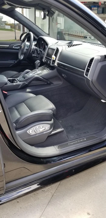 2014 Porsche 958 Cayenne Turbo S - Image 7 of 11