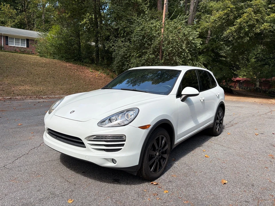 2014 Porsche 958 Cayenne - Image 2 of 23