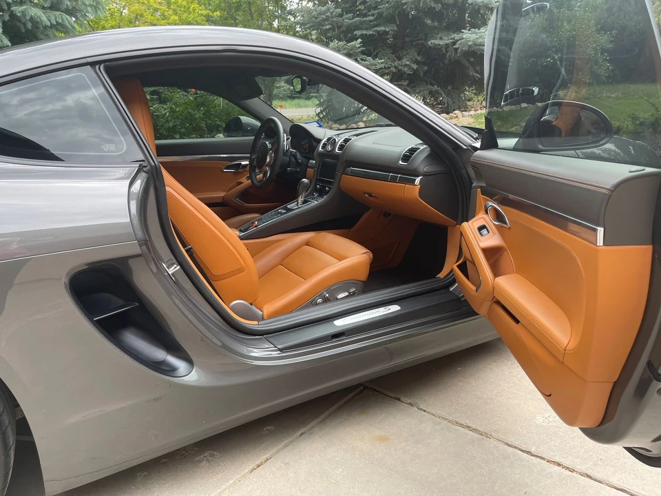 2014 Porsche 981 Cayman S - Image 9 of 10