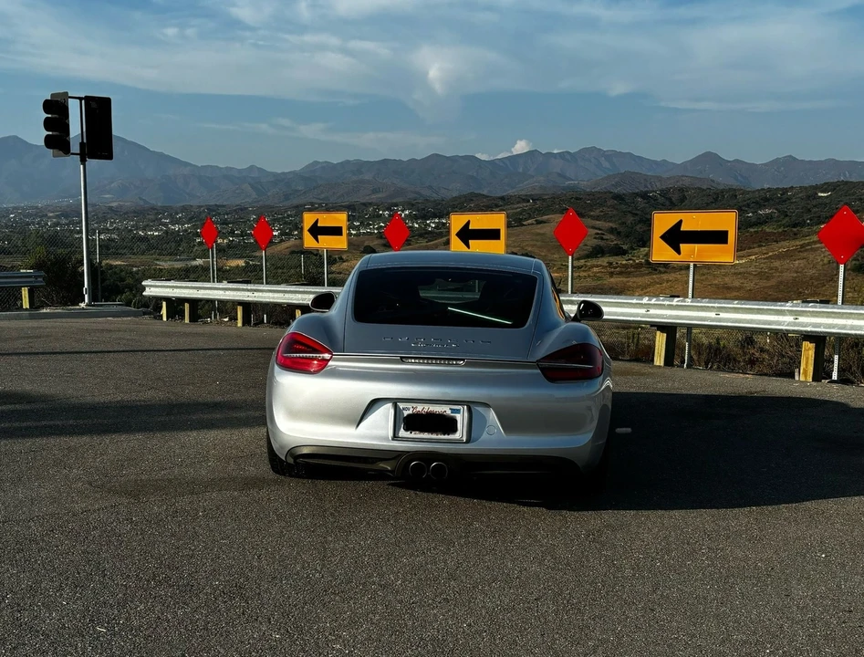 2014 Porsche 981 Cayman S - Image 16 of 29