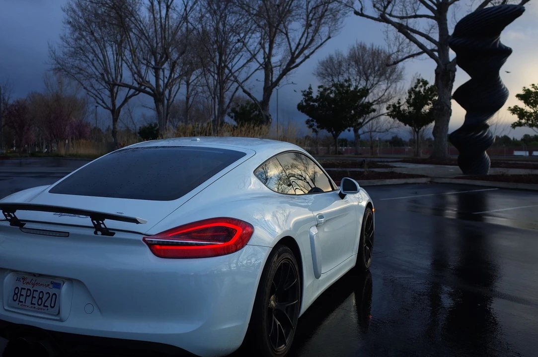 2014 Porsche 981 Cayman S - Image 8 of 17