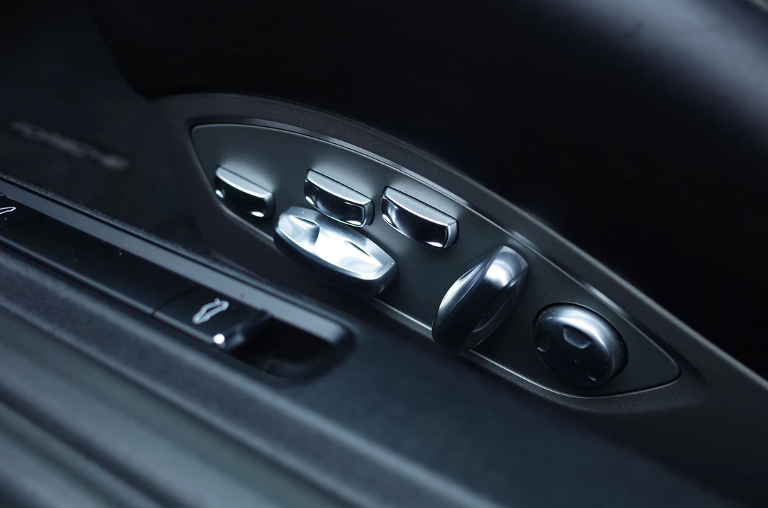 2014 Porsche 981 Cayman S - Image 16 of 17