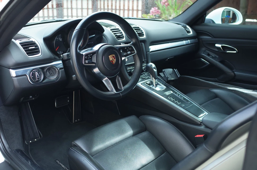 2014 Porsche 981 Cayman S - Image 10 of 17
