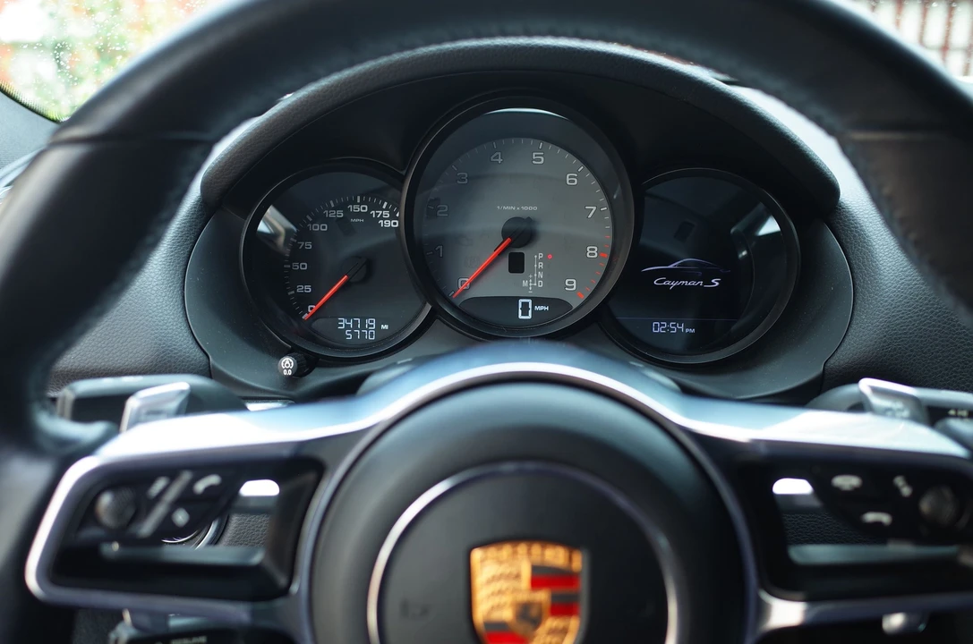 2014 Porsche 981 Cayman S - Image 11 of 17