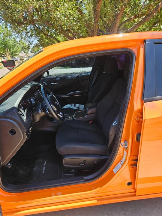 2014 Dodge Charger 7th Gen - Image 13 of 16