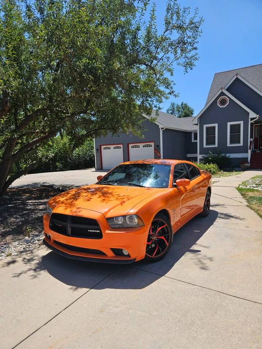 2014 Dodge Charger 7th Gen - Image 2 of 16