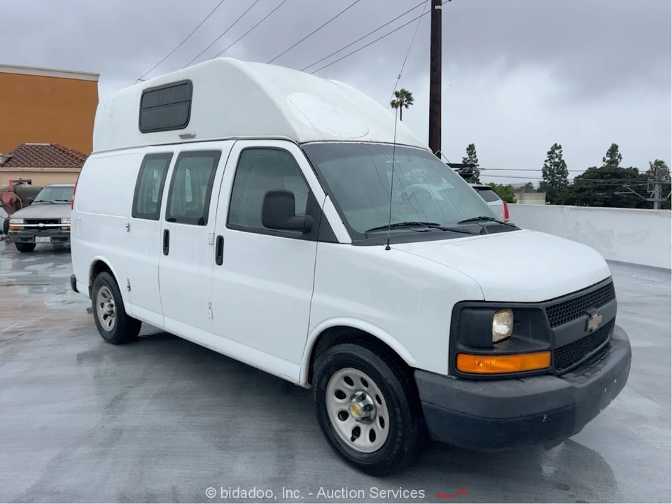 2014 Chevrolet Express - Image 2 of 12