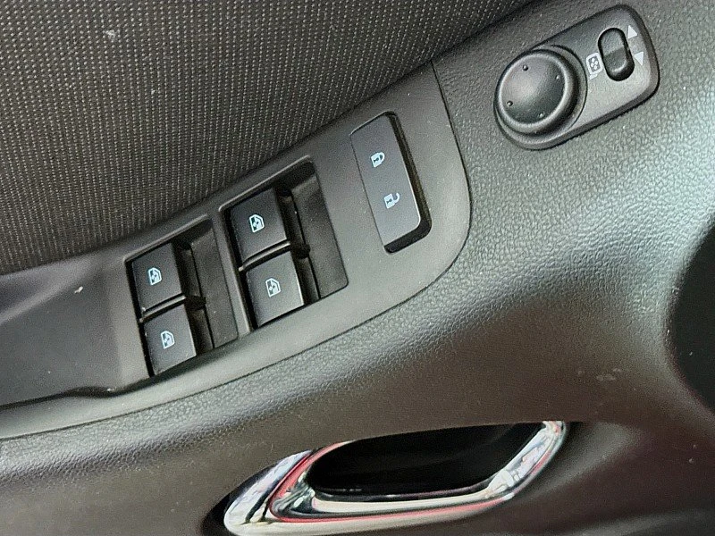 2014 Chevrolet Camaro 5th Gen - Image 17 of 19