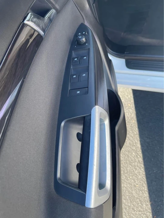 2014 Chevrolet - Image 6 of 15