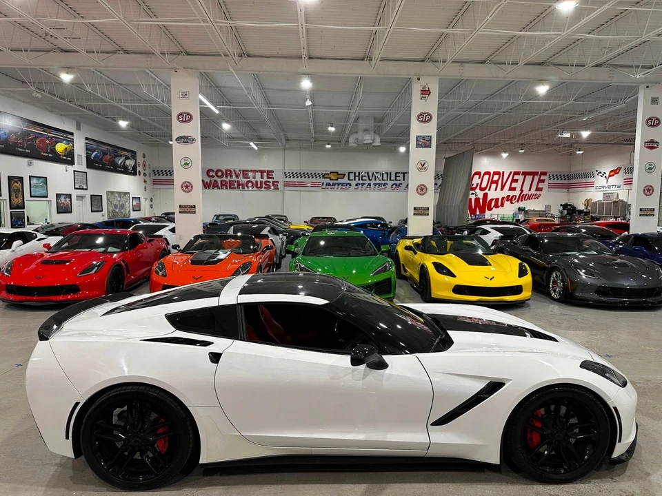 2014 Chevrolet Corvette - Image 6 of 11