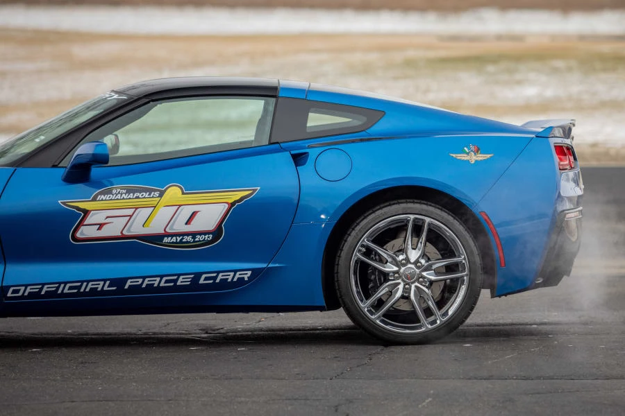 2014 Chevrolet Corvette C7 - Image 2 of 17