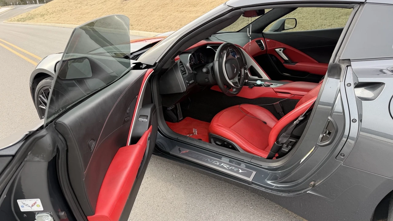 2014 Chevrolet Corvette C7 - Image 14 of 21