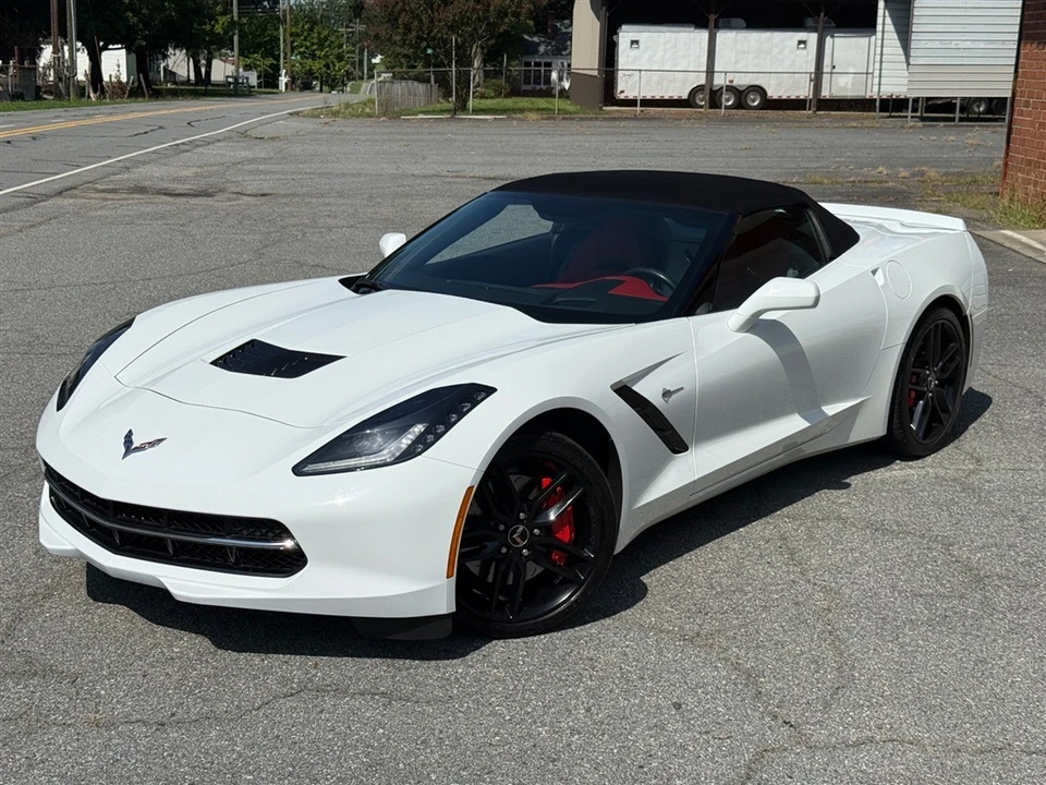 2014 Chevrolet Corvette C7 - Image 2 of 31