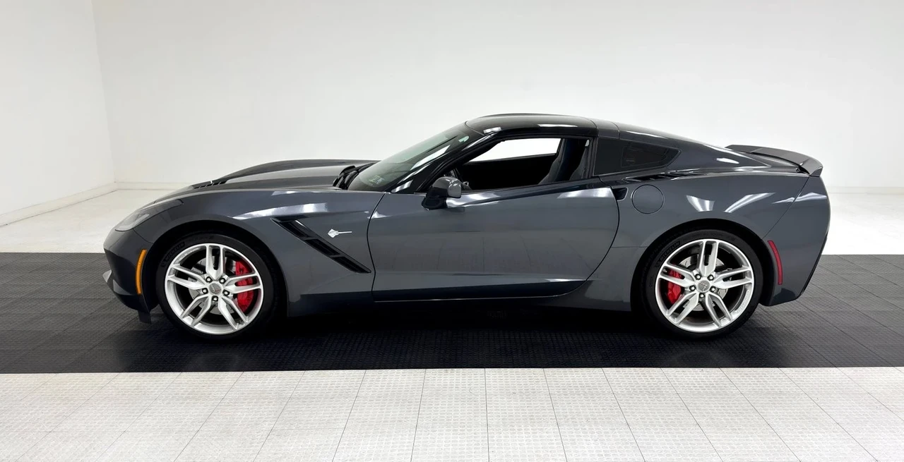 2014 Chevrolet Corvette C7 - Image 2 of 12