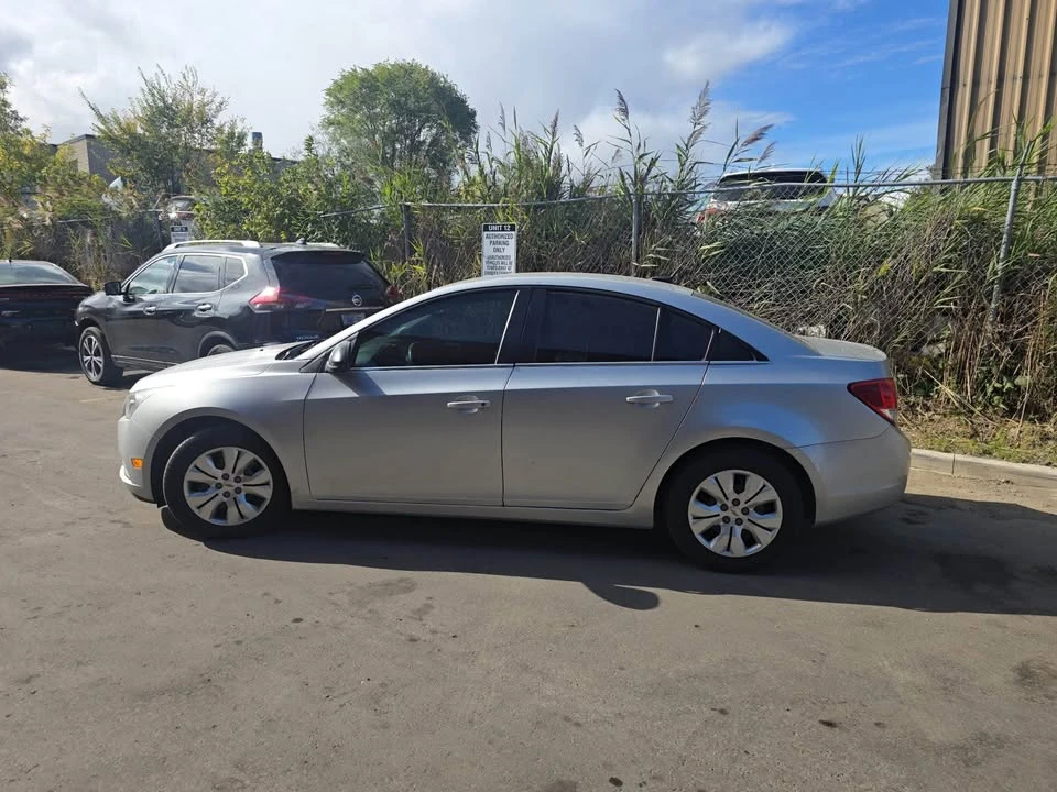2014 Chevrolet Cruze - Image 2 of 4