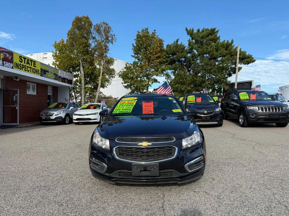 2014 Chevrolet Cruze - Image 2 of 19