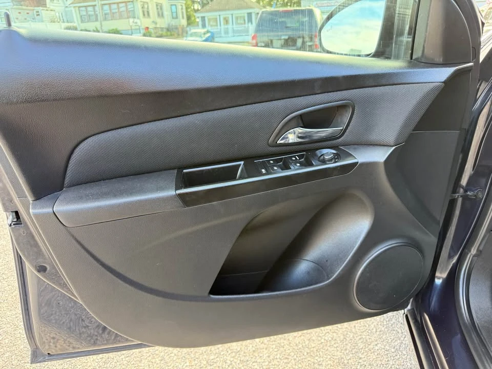 2014 Chevrolet Cruze - Image 11 of 19