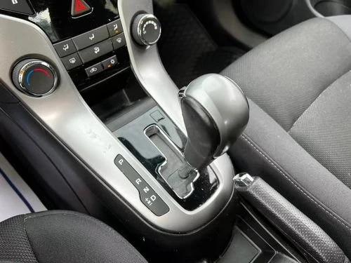 2014 Chevrolet Cruze - Image 10 of 16